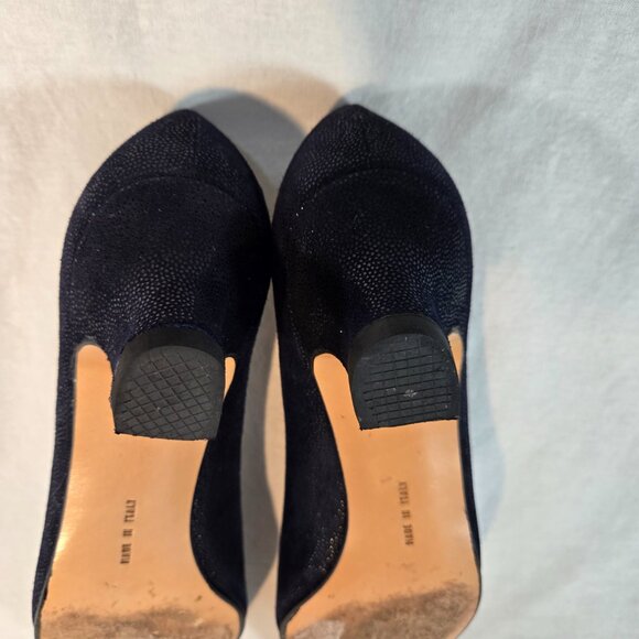 SALVATORE FERRAGAMO Quite Luxury Navy Leather Heels Pumps Size 8 4A LIKE NEW! - Picture 14 of 16